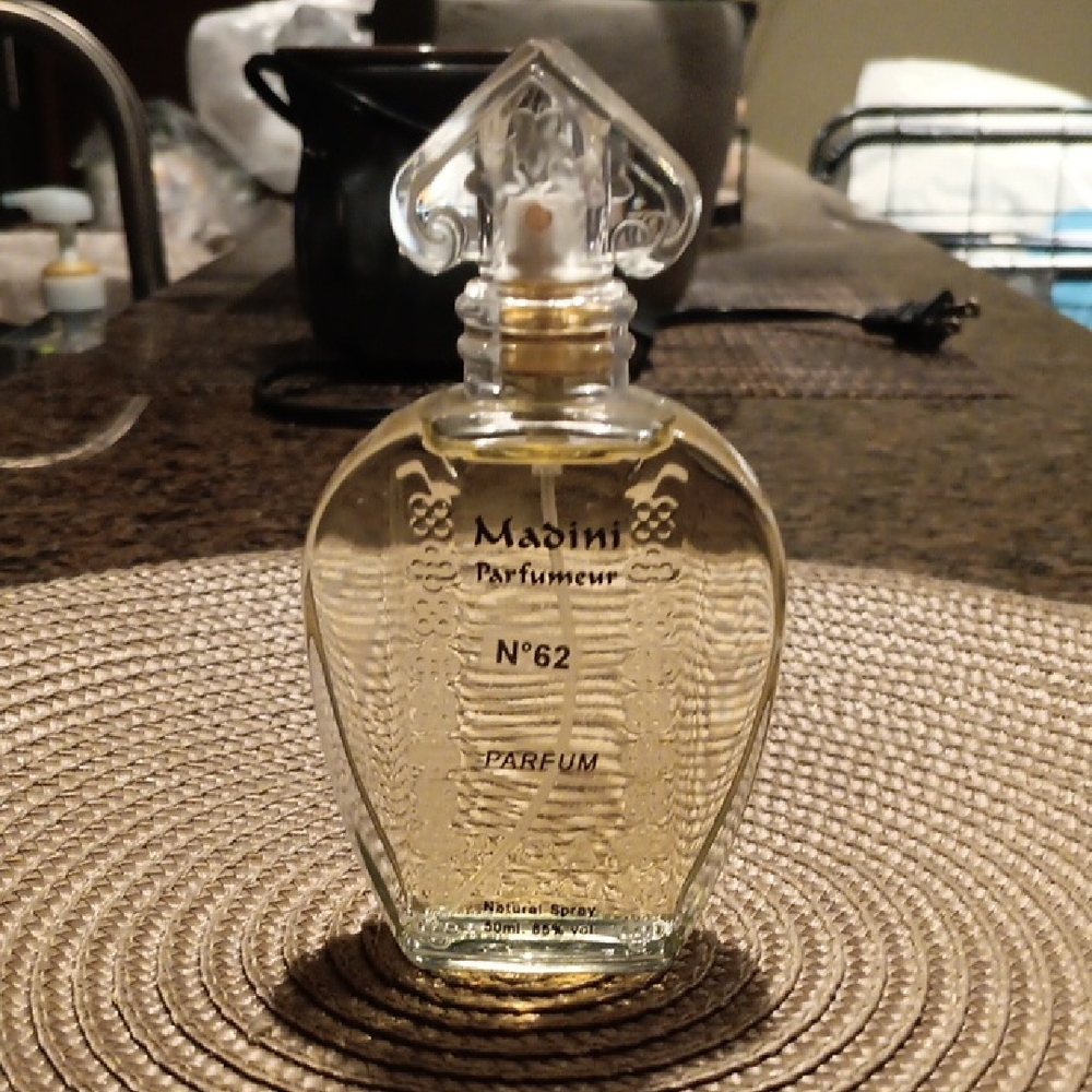 N°62 Perfume
